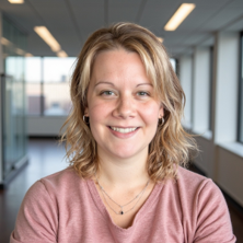 Dr. Christine Arnold